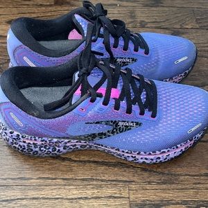 Brooks Ghost women’s size 7